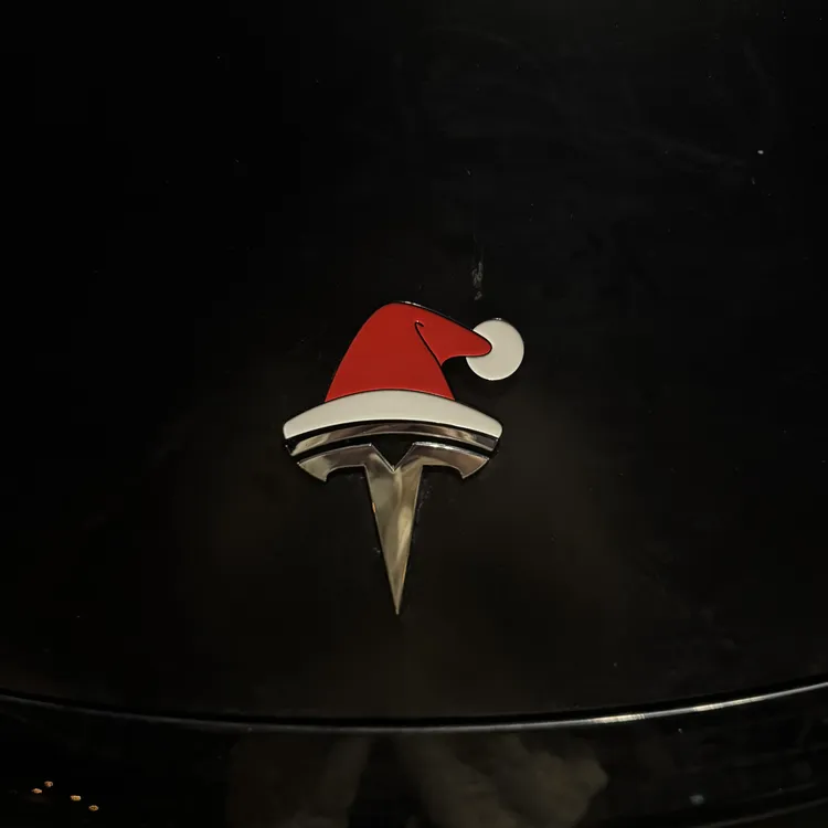 【大鱼】圣诞帽立体3D小红帽搞笑车贴适用于Model3Y汽车圣诞节装饰