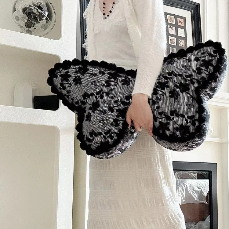 法式复古ins风少女心蝴蝶抱枕椅子飘窗卧室靠枕客厅沙发装饰靠垫