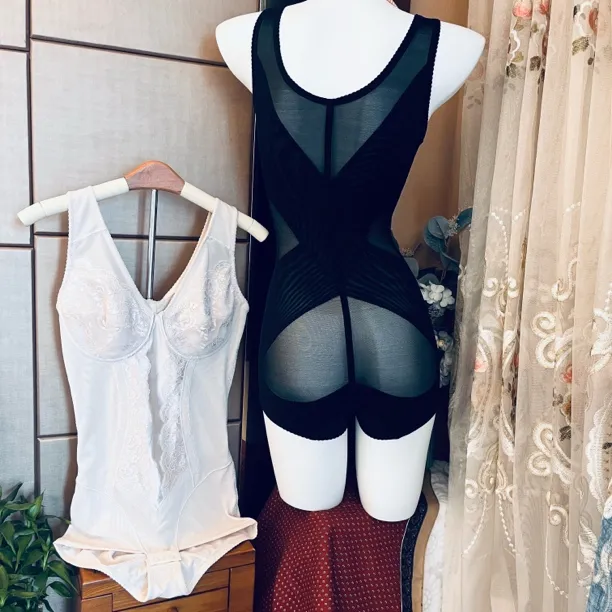 外贸高端紧版塑型连体衣有钢圈棉杯托胸侧收收腹提臀美体塑身衣女