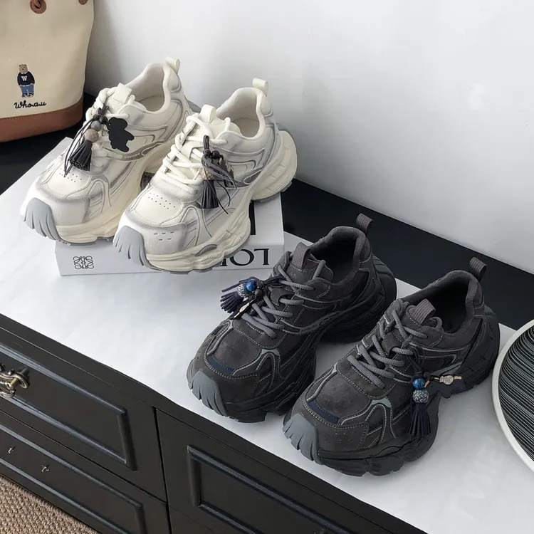 冬季时尚老爹鞋女2025新款加绒休闲厚底鞋舒适保暖增高系带运动鞋