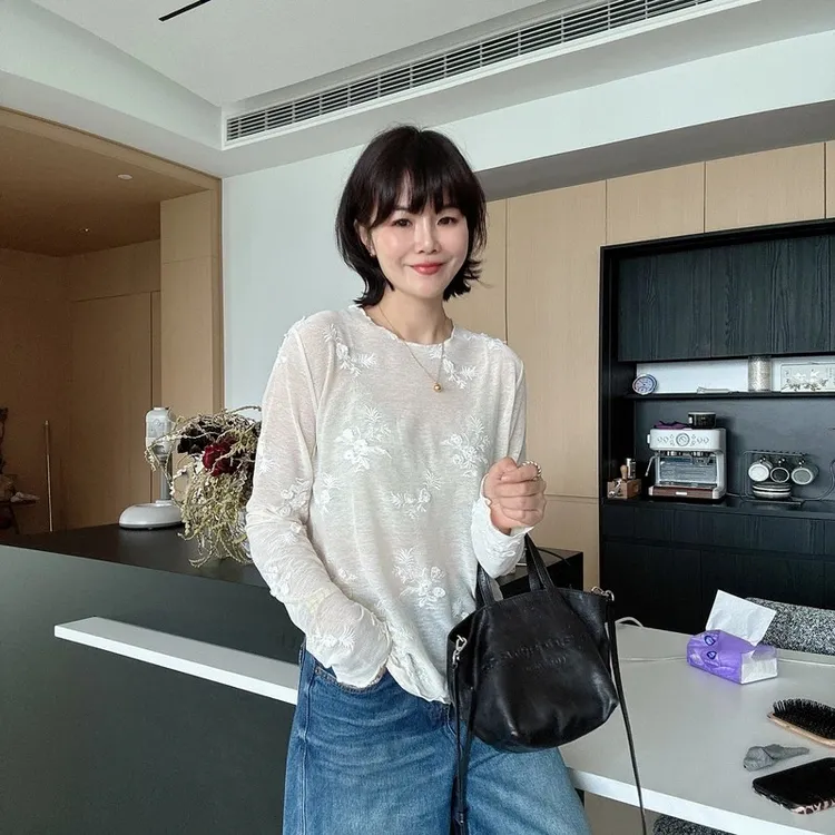 [有点透]2025秋季韩系手工蕾丝刺绣长袖内搭外穿打底T恤镂空显瘦