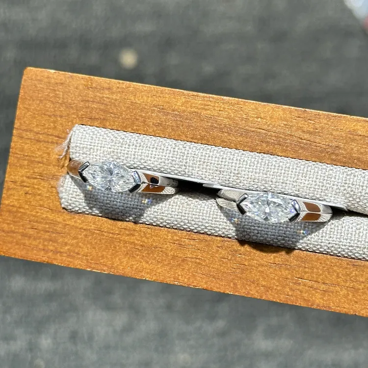 925银莫桑石戒指 时尚高奢马眼钻情侣戒指银色简约个性多样发一