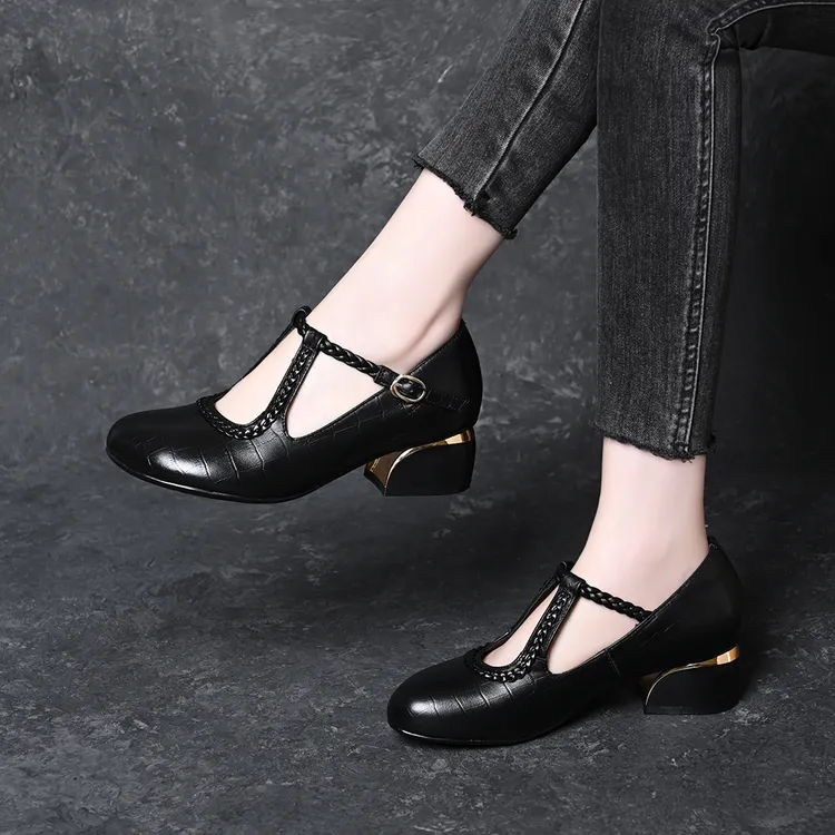 头层牛皮圆头编织单鞋2025春秋季新款石头纹百搭一字扣带粗跟女鞋