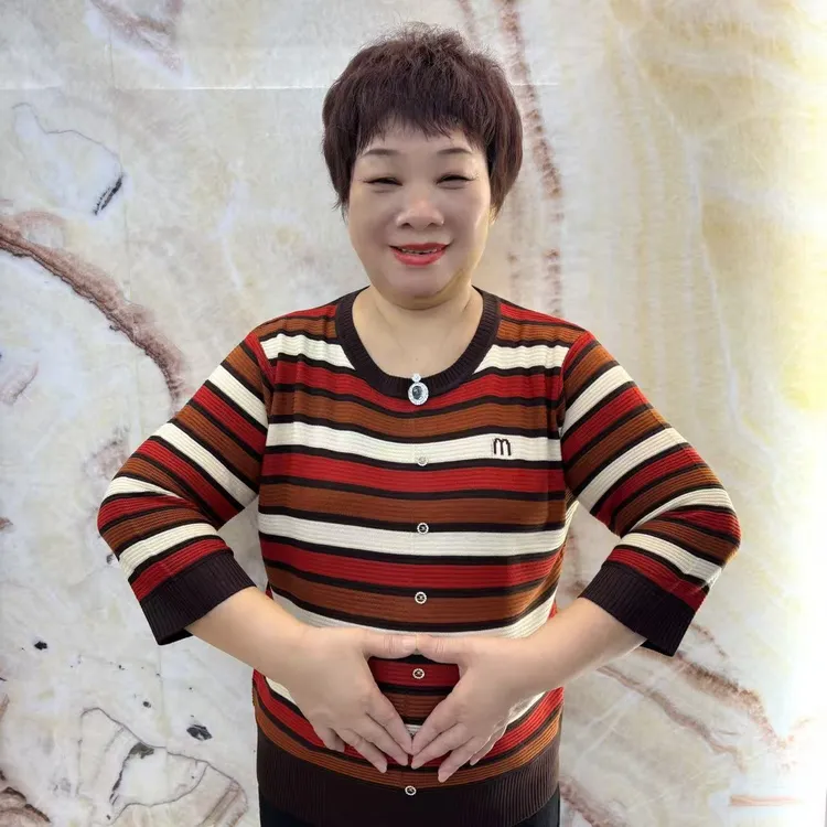 2025新款妈妈装秋季中袖高档圆领条纹薄款毛衫