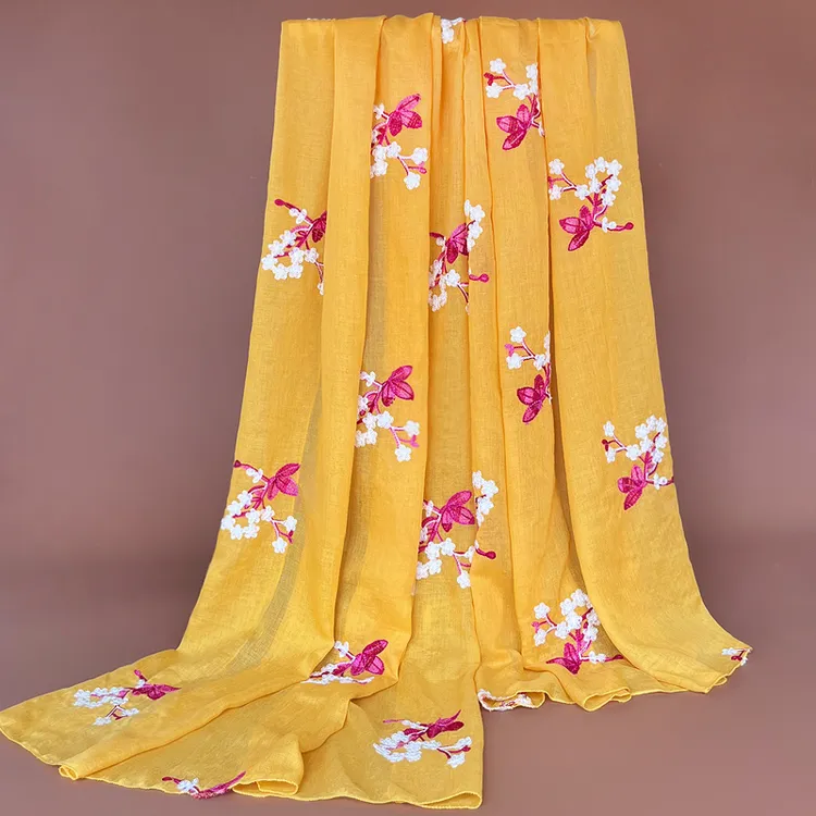 锦心织绣花围巾秋冬新款民族亮黄色刺绣丝巾保暖纱巾防晒韩版披肩