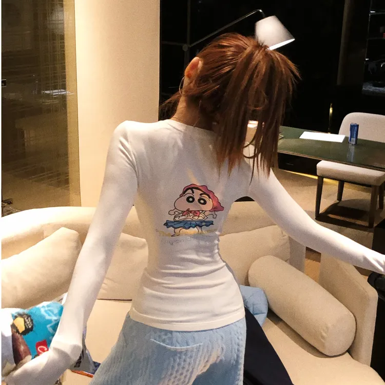 婉君【比基尼小新】秋季减龄蜡笔小新印花T恤打底上衣LWJ25C3T3091