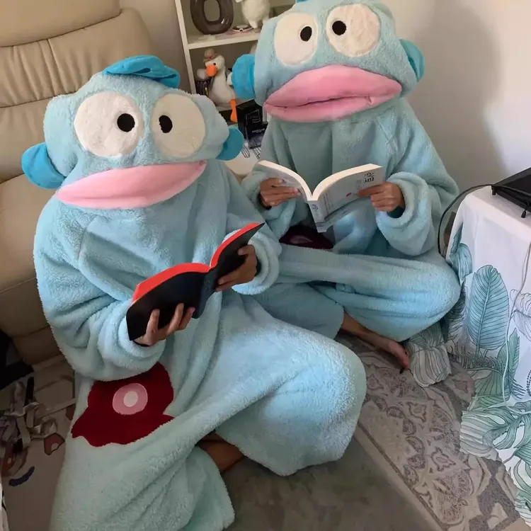 vtt可爱丑鱼汉顿搞怪连体情侣睡衣男女冬季沙雕珊瑚绒卡通家居服