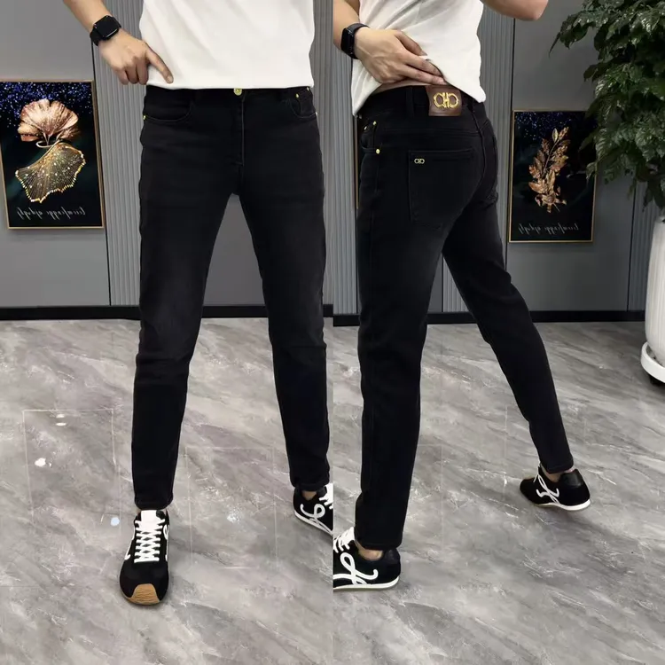 广州新款牛仔裤男时尚百搭小脚裤个性黑色长裤男士牛仔裤帅气百搭