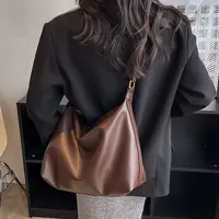 黑色包包女秋冬新款时尚大容量单肩斜挎包休闲百搭通勤托特包【WL】