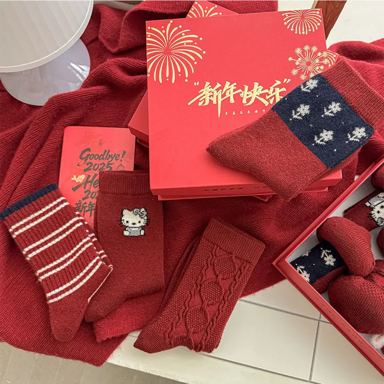 新年红袜子礼盒 卡通韩系ins风保暖加厚复古红中筒羊毛袜子女