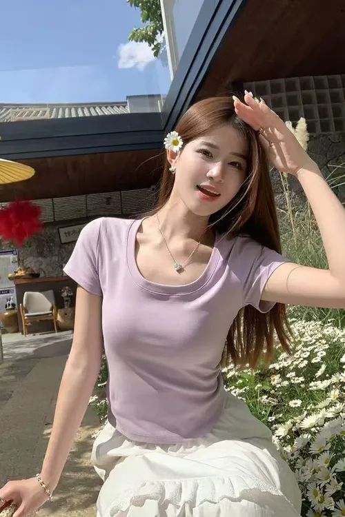 夏季U领紧身短袖T恤女百搭显瘦设计感小众芋泥紫气质减龄纯色上衣