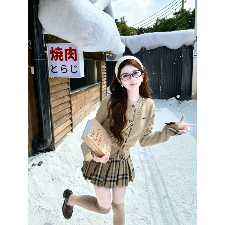 【英伦往事】格纹撞色圆领设计感针织开衫高腰显瘦半身裙两件套