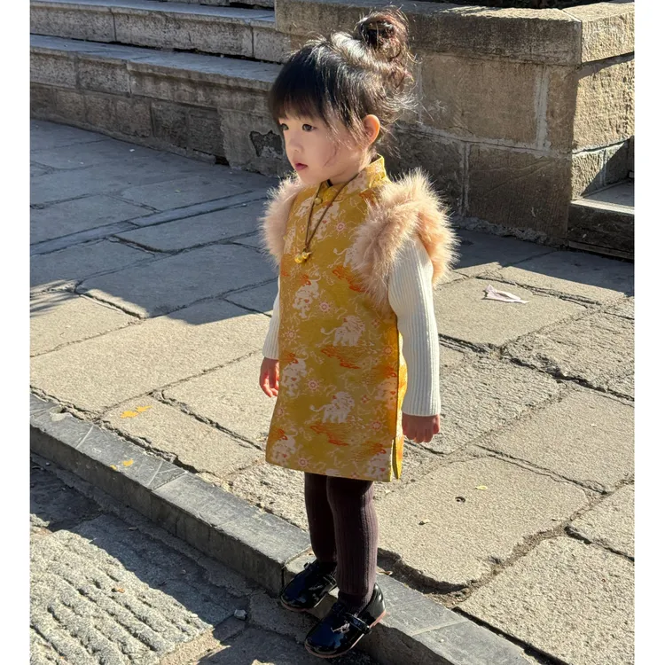 小思女童2025冬季新款新中式夹棉旗袍裙毛衣打底衫中国风拜年套装