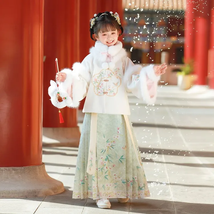 巴拉开门红儿童新年衣服女宝过年拜年服马面裙女童女童中国风拜年