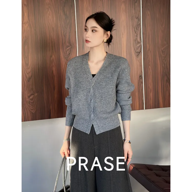 PRASE·噜【冬日美梦】绵羊毛长袖绞花V领气质圆领女毛织衫PR512B11