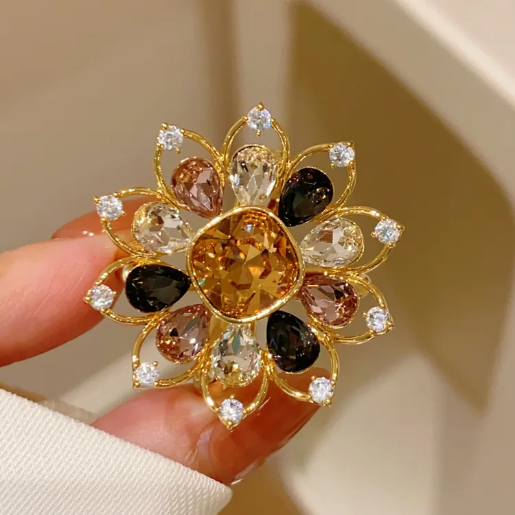 铜合金合成锆石胸针 香槟色水晶丝巾扣 围巾扣 腰带扣 3.3*3.3cm