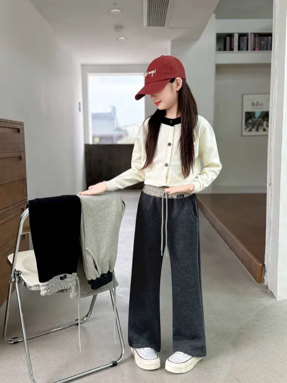 臻雅童装（专柜品质）女童新款休闲加绒微喇裤直筒抽绳宽松