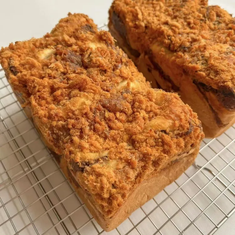 网红红豆松松吐司面包店现做学生营养早餐代餐网红抗饿零食大多料