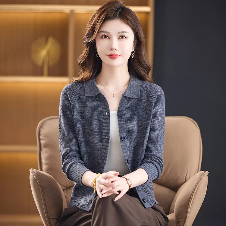 2025秋季新款翻领针织开衫女宽松百搭小个子短款毛衣时尚外套上衣