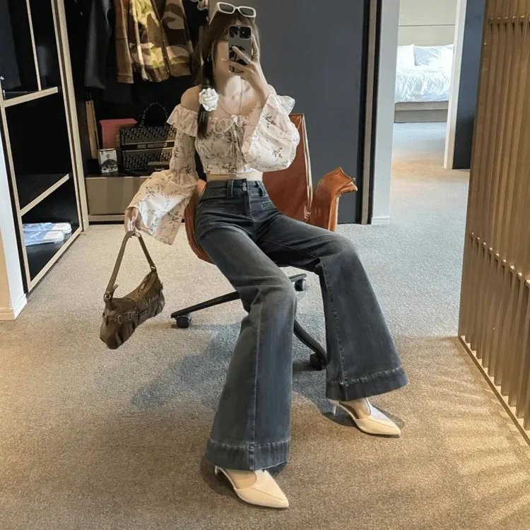 早秋新款设计感口袋复古喇叭牛仔裤女高腰辣妹显瘦显腿长马蹄裤
