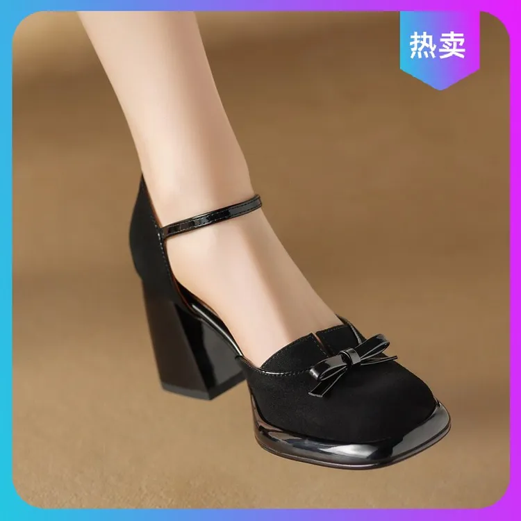 粗跟法式百搭典雅扣带中空复古新款简约包头2024年轻熟凉鞋高跟鞋