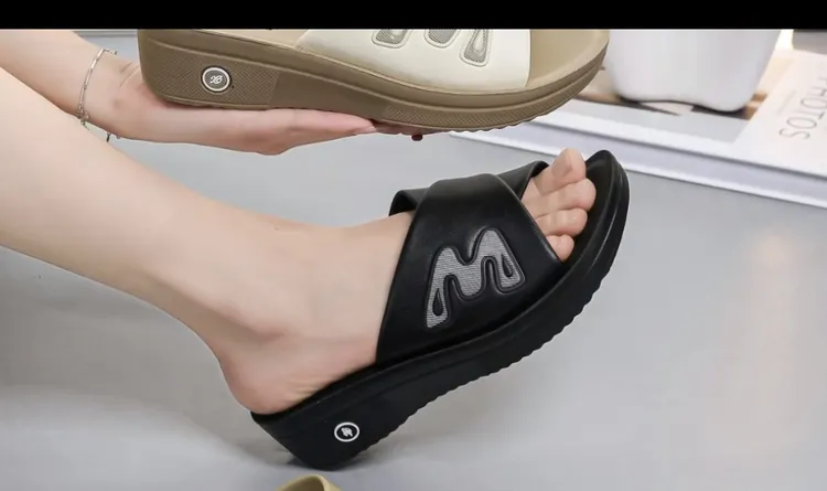 新款凉鞋柔软舒适透气