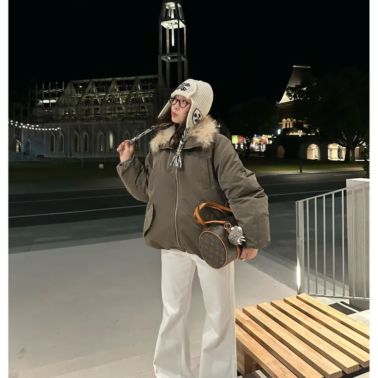 Our2【云朵毛毛派克羽绒】秋冬季毛领休闲设计款派克羽绒服【B7877】