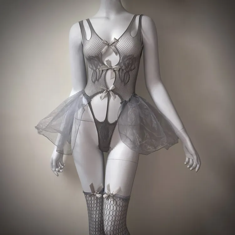 灰色镂空连体蓬蓬裙