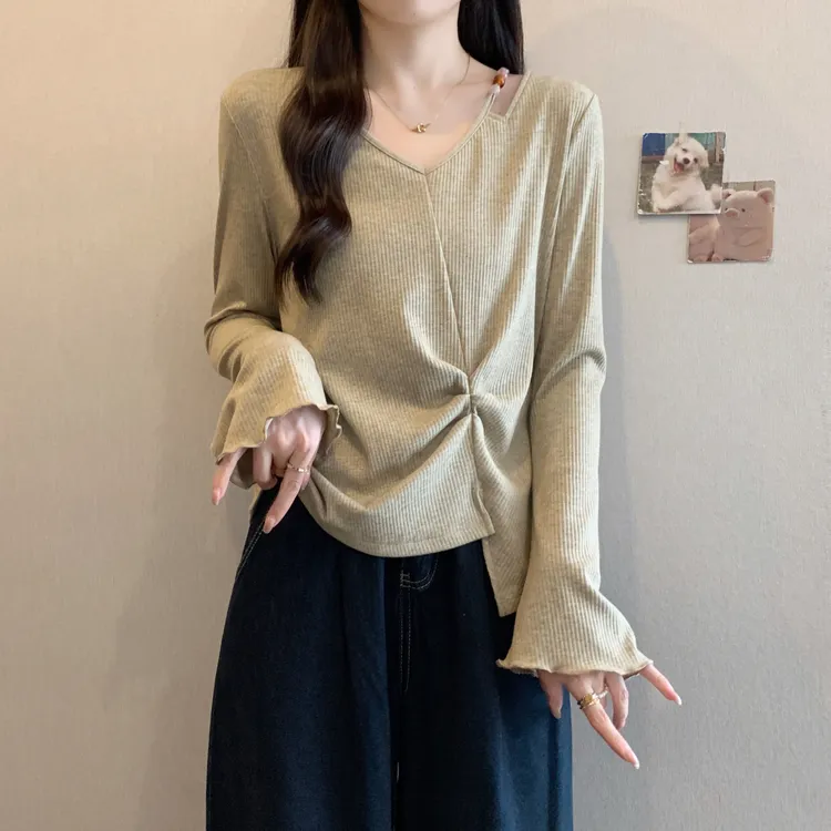 法式设计感捏褶长袖V领T恤女秋季新款百搭遮肚不规则收腰显瘦上衣