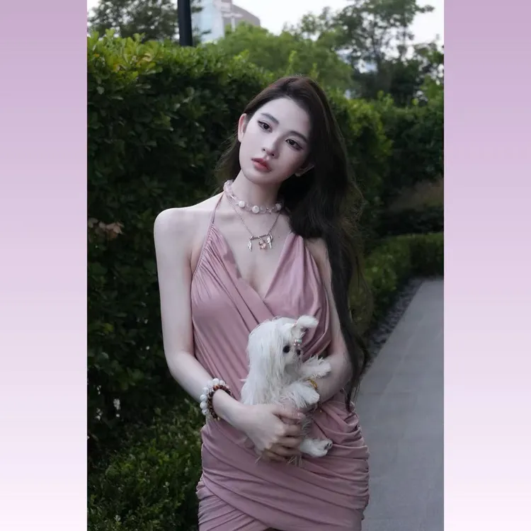 NicoHuangWJ 【烟雾玫瑰】挂脖连衣裙设计感