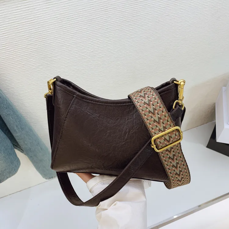 小众复古腋下包包女2025年新款大容量单肩通勤时尚百搭斜挎托特包