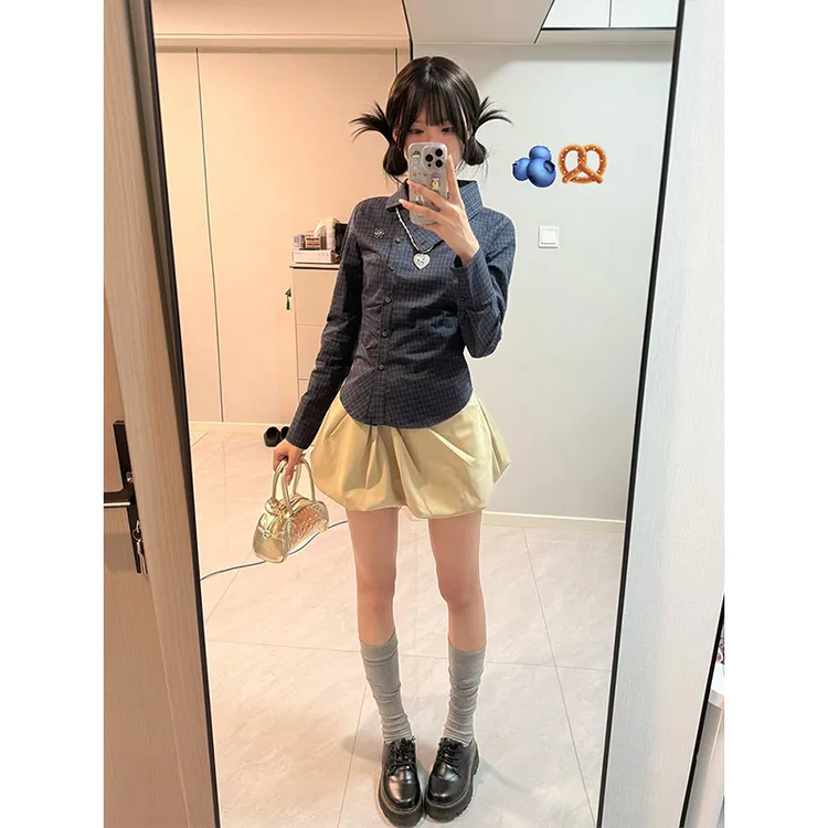 法式复古翻领收腰长袖衬衫女装秋季小个子格纹修身设计感短款上衣