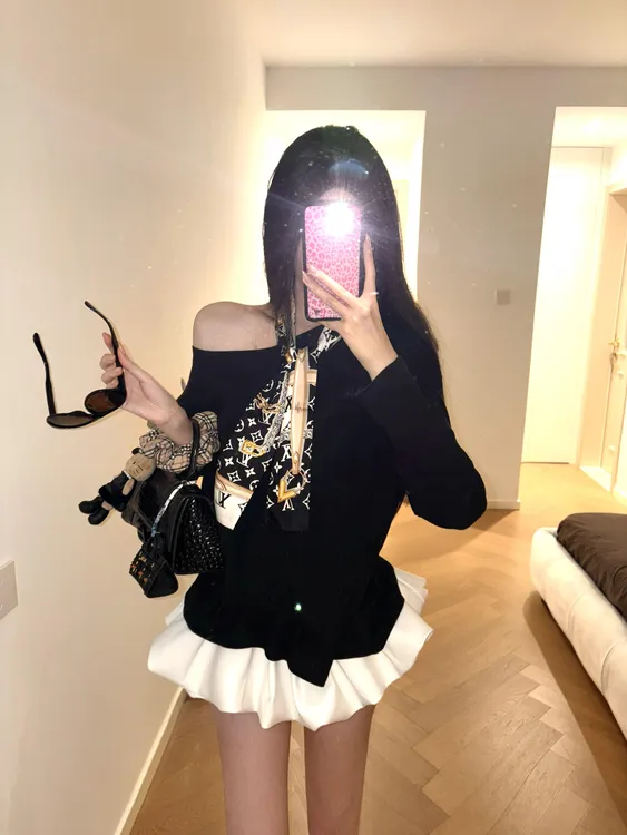 早春宽松休闲显瘦百搭上衣斜肩长袖卫衣纯欲风辣妹A字花苞裙半裙