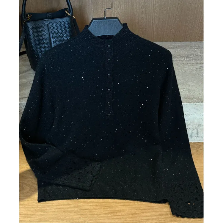 TANTAN时尚百搭羊绒镂空花瓣袖烫钻半高领打底衫3742