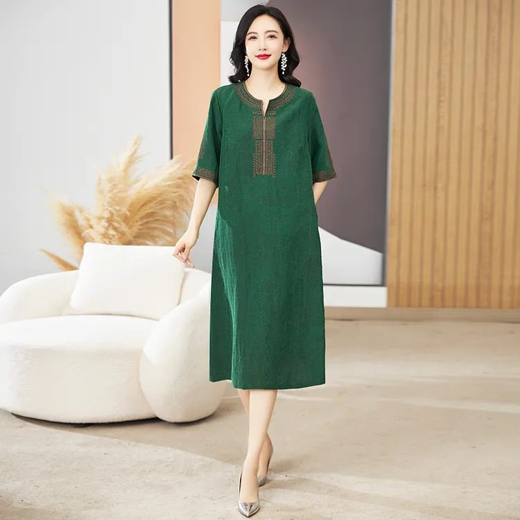 夏季中国风新款中年妈妈装纯色复古时尚重工刺绣宽松过膝连衣裙