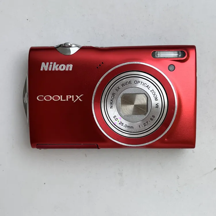 95新 Nikon/尼康 尼康s5100红色冷白皮平价CCD拍照数码相机照相