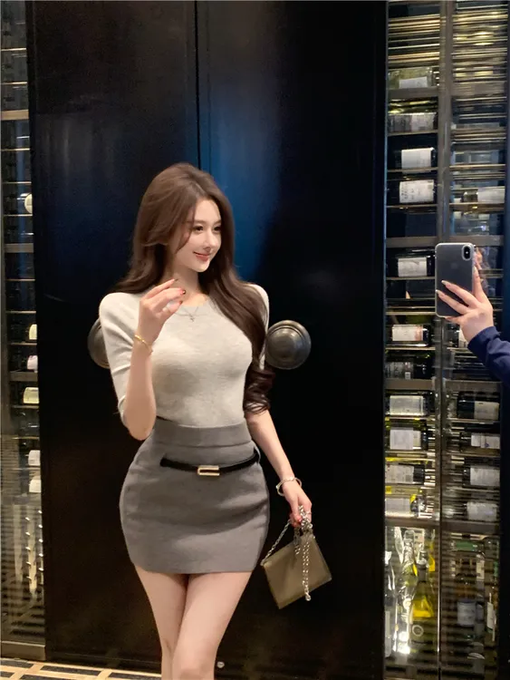 高智韩女 纯欲风气质辣妹修身显瘦针织上衣性感包臀半身裙套装