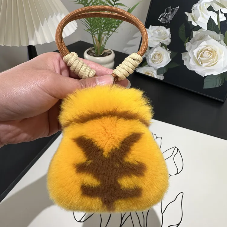 可爱獭兔毛小金袋钥匙扣挂件ins招财钱袋子暴富创意包包挂饰礼物