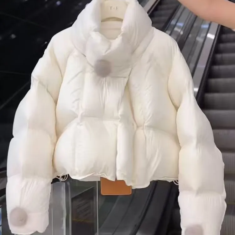 2025冬季时尚减龄立领毛球装饰面包服宽松白色棉服女装短款棉衣潮