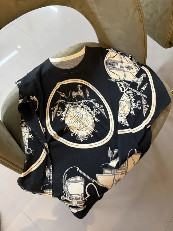 【寶姐专属】长袖圆领圆圈马车黑色羊毛衫印花重工潮流杨子纱120支