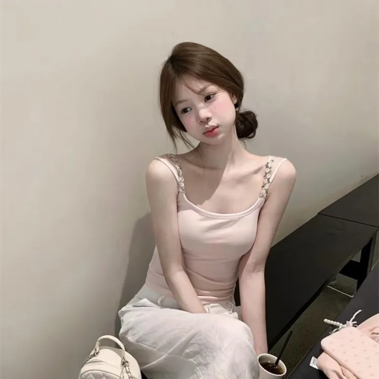 【蔓藤花朵】嫩粉色甜美设计感花朵吊带气质短款修身显瘦无袖上衣