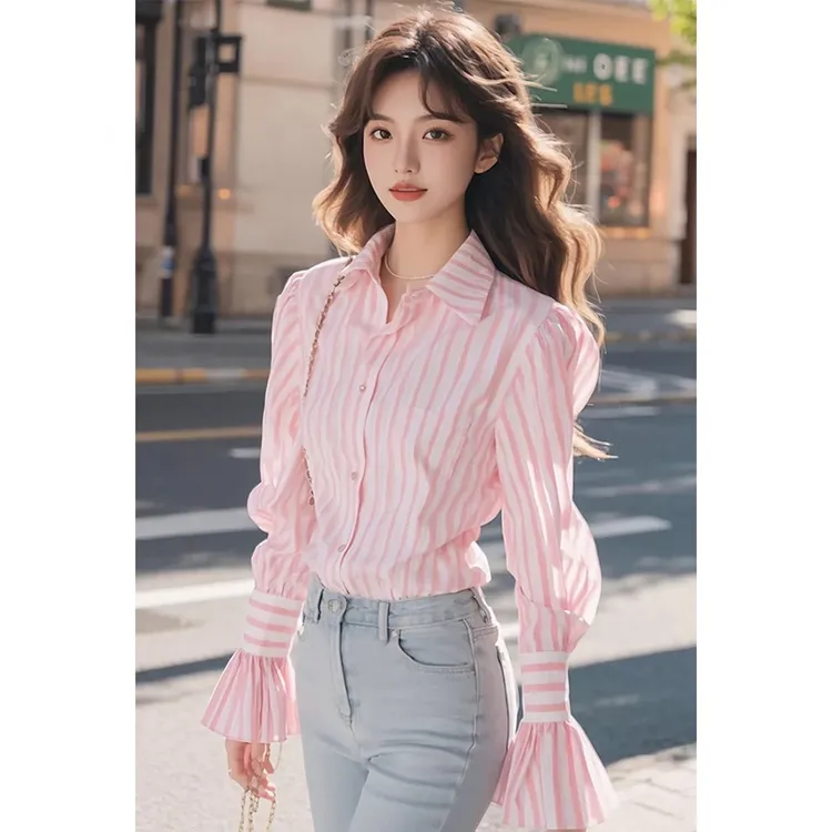 粉色条纹喇叭袖衬衫女高级感轻奢减龄洋气2025年爆款独特漂亮小衫