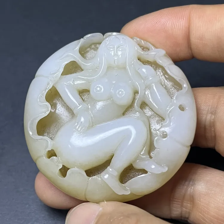 和田玉新疆金山糖白玉贵人玉美人79克