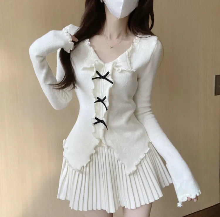 纯欲辣妹上衣女木耳边2025秋季新款V领蝴蝶结针织衫短毛衣8026