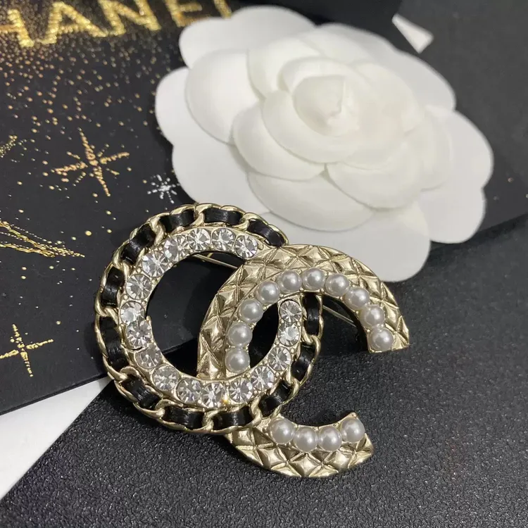 铜胸针 经典款小香风胸针气质百搭时尚西装大衣配饰别针复古胸花