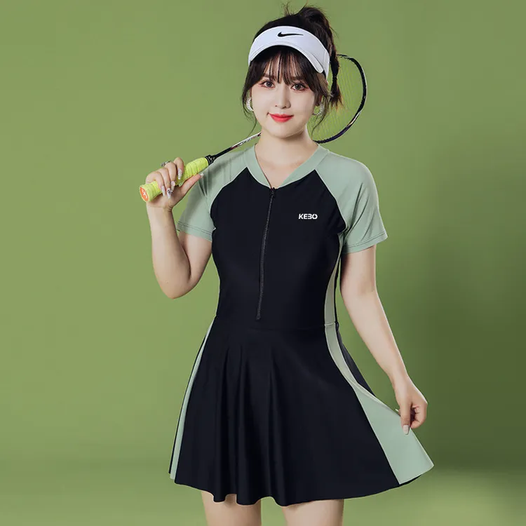 大码女士连体裙式泳衣女高级感拼色200斤遮肚显瘦泡温泉游泳装