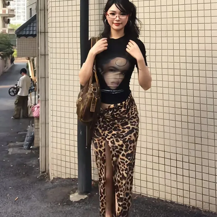美式复古辣妹性感印花短袖T恤女夏季修身显瘦高腰豹纹半身裙套装