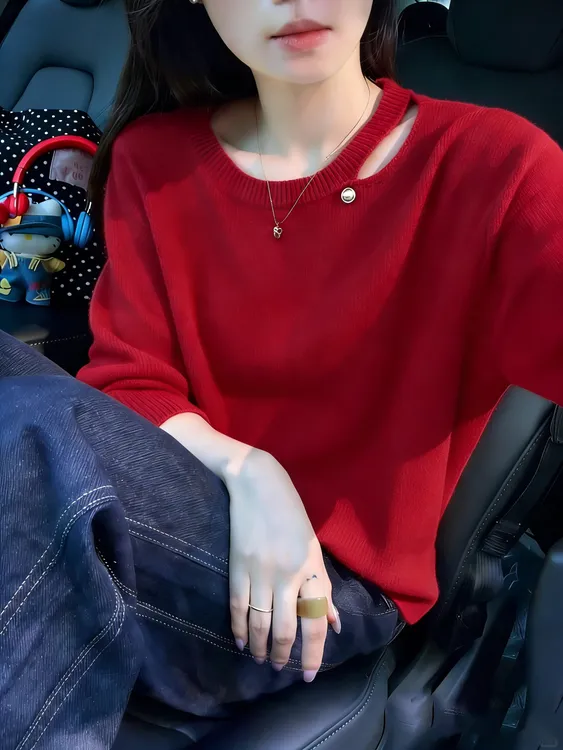 韩系氛围感独特漂亮上衣宽松显瘦多巴胺红色镂空套头长袖毛衣女冬
