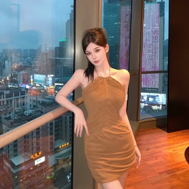 FAY【迪斯科】欧美风时尚金属链挂脖露背压褶气质女人连衣裙