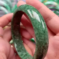 翡翠手镯未镶嵌翡翠